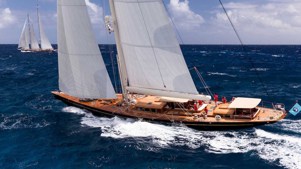 Les couleurs du Y.C.M. représentées dans les Caraïbes 1 Bucket Regatta – Saint-Barthélemy