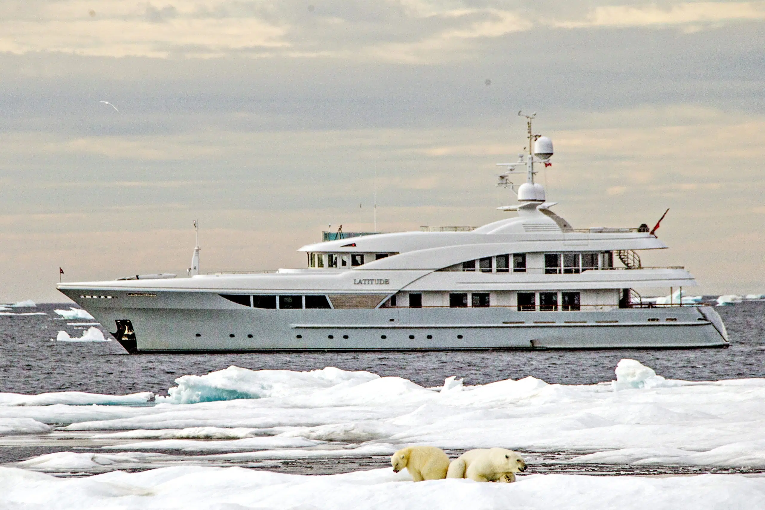 lattitude bateau explorer