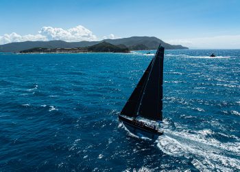 regate bateau en mer