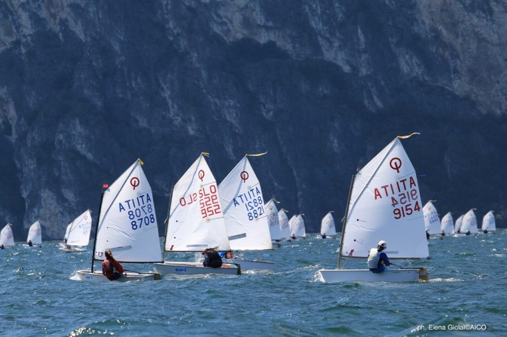optimist sur l'eau