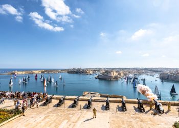 ROLEX MIDDLE SEA RACE STARTS