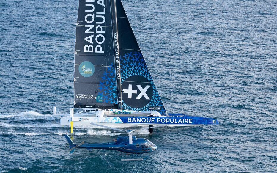 Sébastien Josse et Armel Le Cléac’h remportent la mise en Ultim 5 banque populaire bateau