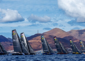 Dimanche 23 novembre 2025. La saison 2025 s’achève sur un bilan qui reflète l’ambition sportive du Yacht Club de Monaco : accompagner ses membres vers les sommets et affirmer sa présence sur les circuits internationaux. Porté par Team Nika, la récente victoire du Yacht Club de Monaco au championnat RC44 s’inscrit dans cette dynamique de performance.