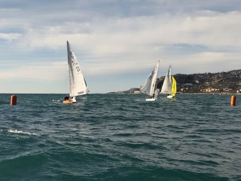 Les membres du Y.C.M. sur le podium à Sanremo