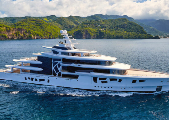M/Y Artefact (80 m)