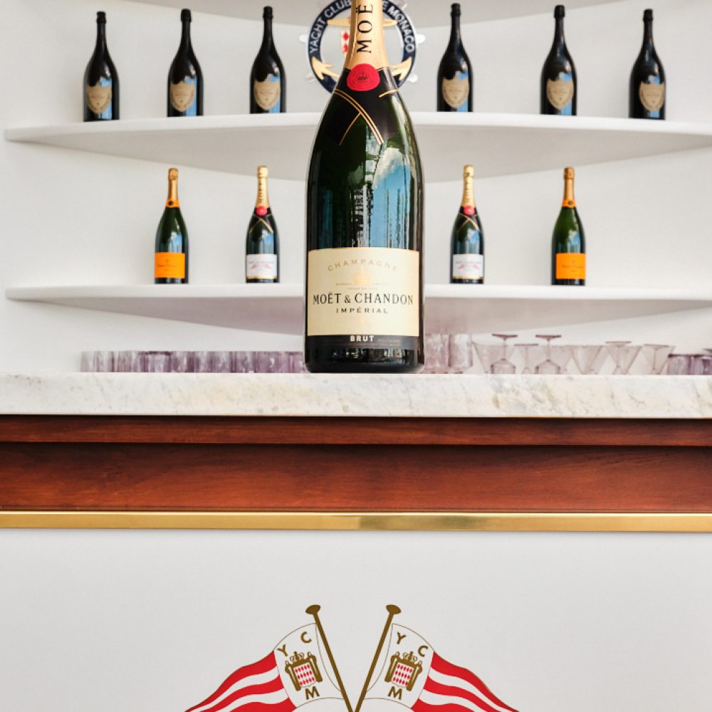 pool bar yacht club de monaco